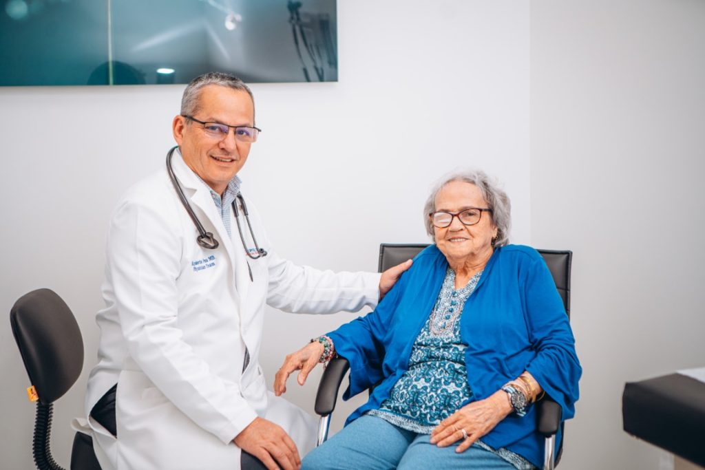 Top Primary Care Doctor in Broward County for Seniors 5 DSC03876 (Medium)